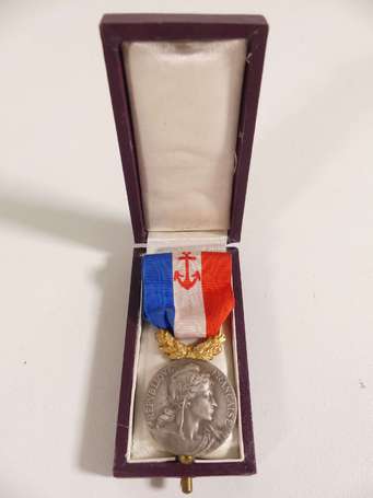 civ - Médaille du courage et dévouement - marine 
