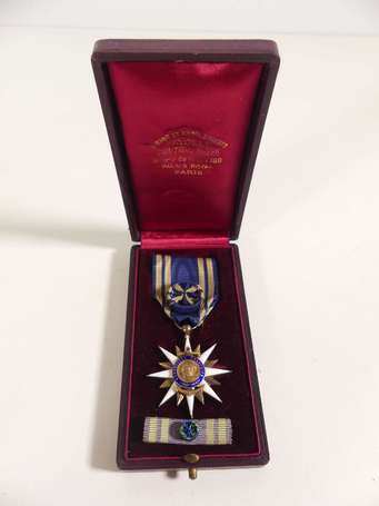 civ - Mérite maritime - officier - légers éclats -