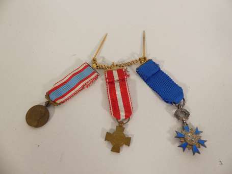 Mil - Ensemble de 3 médailles miniatures montées 