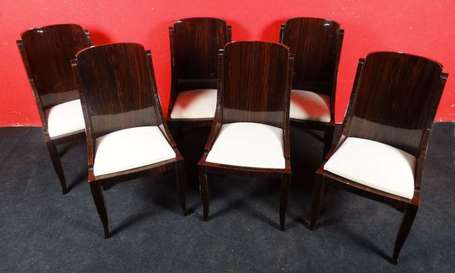 Suite  de six chaises en placage de palissandre à 