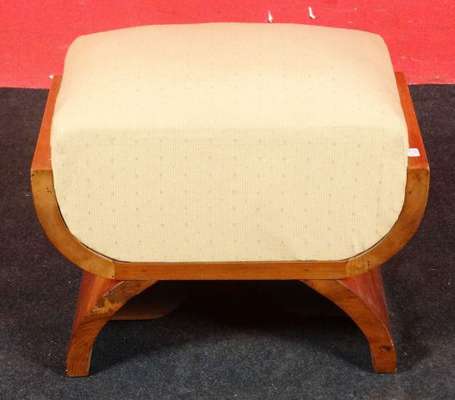 Tabouret curule en  bois massif, l'assise 