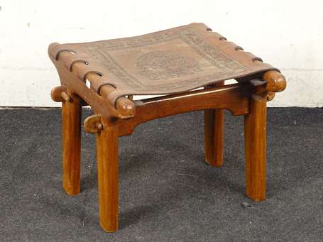 PAZMINO Angel (XXe siècle), Tabouret en bois 