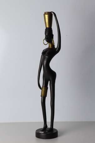 ECOLE MODERNE - Femme africaine. Statue en bronze 