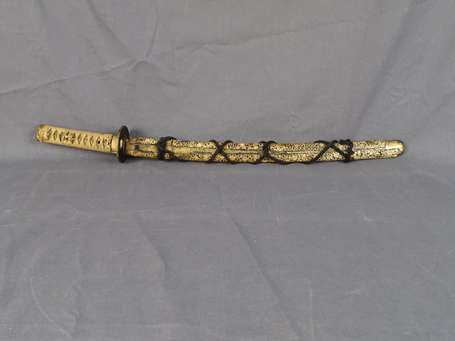 JAPON Wakizashi le tsuba de fer patiné, le 