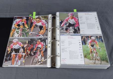 Cyclisme - Album d'environ 600 CPSM / CPM - 