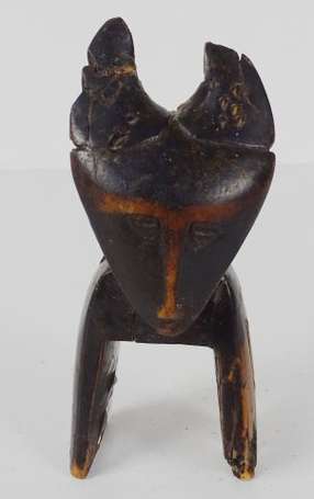 Etrier de poulie de métier à tisser sculpté d'une 