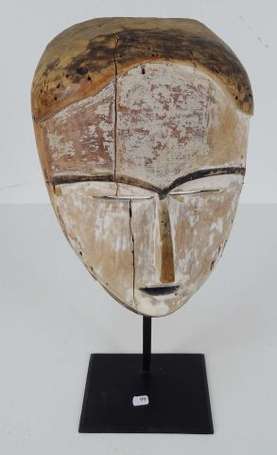 Très ancien masque de cérémonie en bois à la 