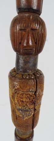 Ancien sceptre de féticheur sculpté d'un buste 