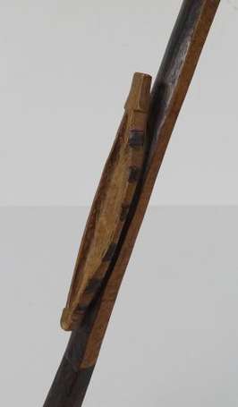 Ancienne cuillère en bois dur à patine bicolore 