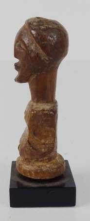 Ancien petit buste votif en bois dur (peut-être un