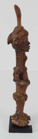 Grande et ancienne statuette votive en bois dur à 