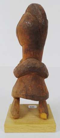 Rare et ancienne statuette votive en bois dur à la