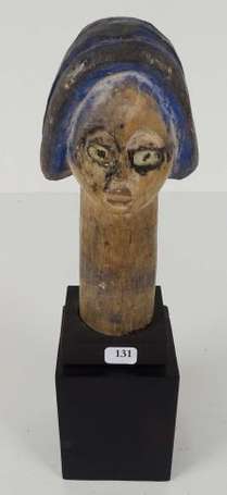 Ancien haut panier reliquaire sculpté d'une tête à