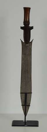 Ancien sabre de guerrier en bois et métal à la 