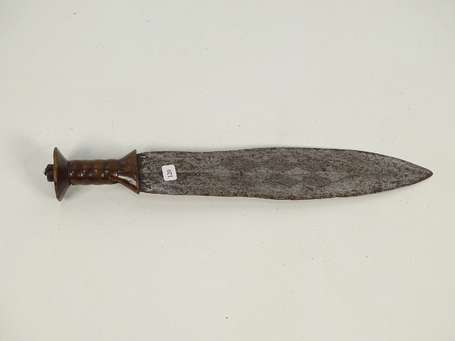 Ancien grand couteau du Moyen Congo. Nous n'avons 