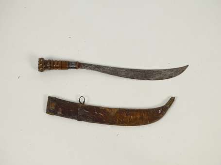 Ancien grand sabre courbe en métal bois cuir et 