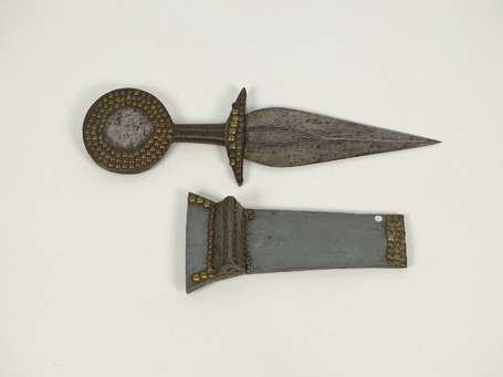 Exceptionnelle et unique ancienne épée courte de 
