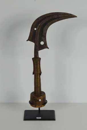 Ancien couteau faucille 'Trumbash' en métal bois 