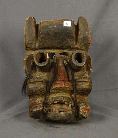 Ancien masque de danse en bois léger 'Wé'. Tresses