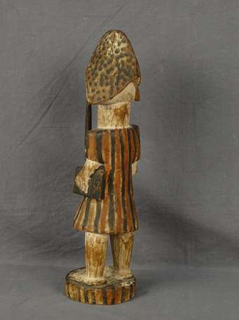 Ancienne statuette rituelle en bois léger à la 