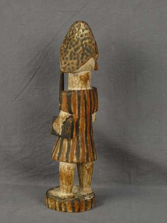 Ancienne statuette rituelle en bois léger à la 