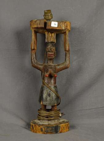 Ancienne statuette votive en bois mi-dur 