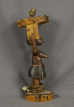 Ancienne statuette votive en bois mi-dur 