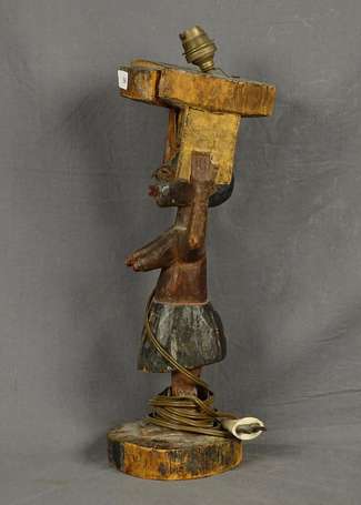 Ancienne statuette votive en bois mi-dur 