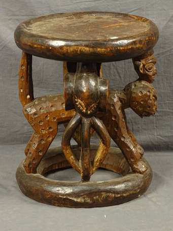 Ancien tabouret de chefferie en bois dur 