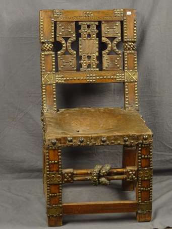 Exceptionnelle chaise royale en bois cuivre et 