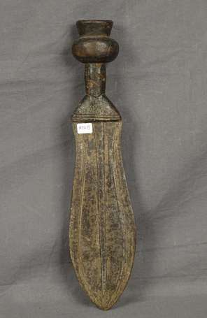 Très ancienne épée courte 'Ikul' à la lame 