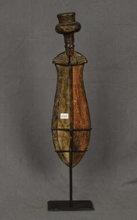 Ancienne épée courte de cérémonie' Ikul' (objet 