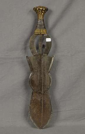 Ancienne épée courte en métal bois et cuivre à la 