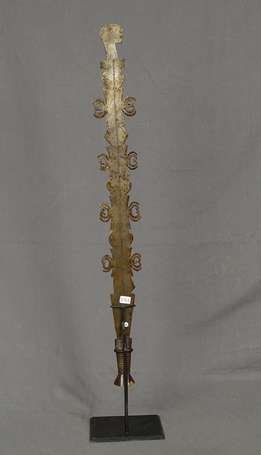 Ancienne épée courte en bois métal, dont la lame 