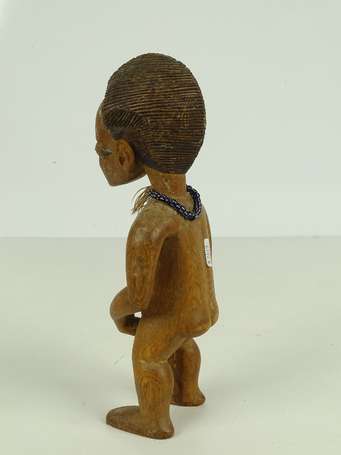 Charmante et ancienne statuette votive en bois dur