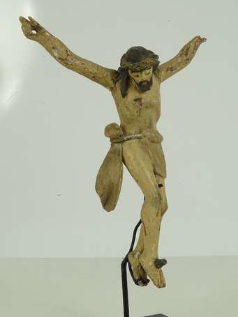 Ancien Christ populaire en bois polychrome. Petits
