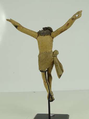 Ancien Christ populaire en bois polychrome. Petits