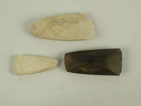 Trois anciennes lames d'herminette de sculpteur 