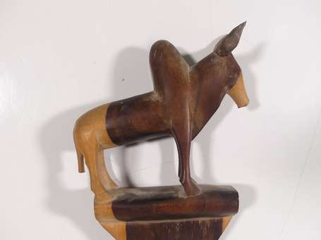 Pagaie rituelle en bois dur bicolore sculptée dans