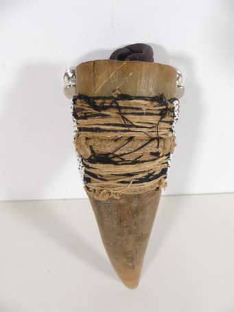 Ancienne corne de divination 'mohara' utilisée par