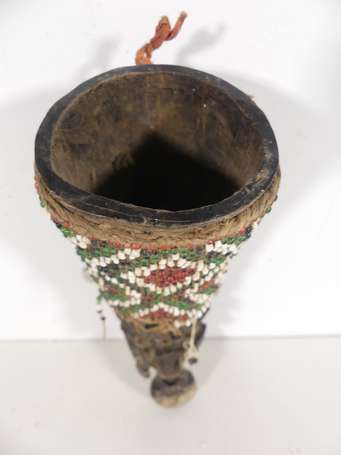 Rare et ancienne corne de divination 'mohara' 
