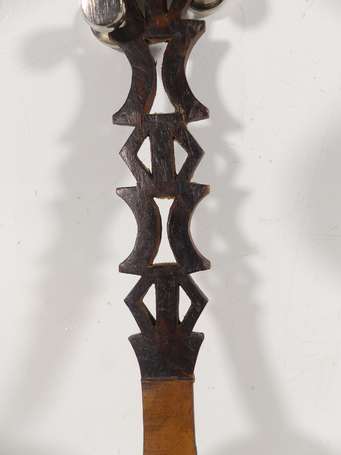 Très jolie et ancienne cuillère à miel, en bois 