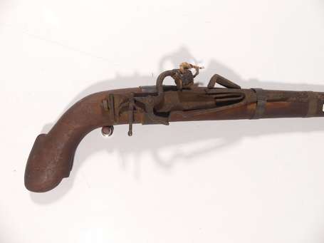 Ancien fusil à silex en bois métal et laiton. 
