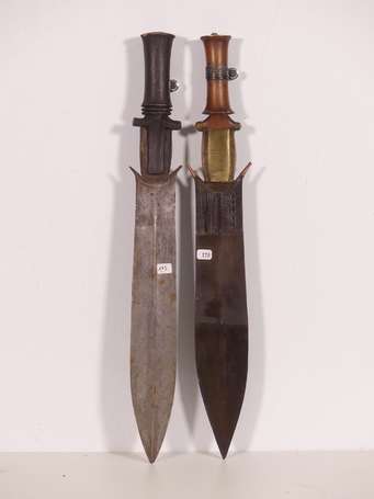 Ancien sabre court de guerrier en bois cuivre et 