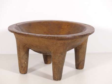 Charmante et ancienne petite coupe à kava en bois 