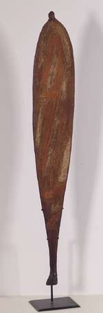 Très ancien propulseur de sagaie en bois dur 