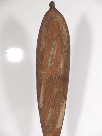 Très ancien propulseur de sagaie en bois dur 