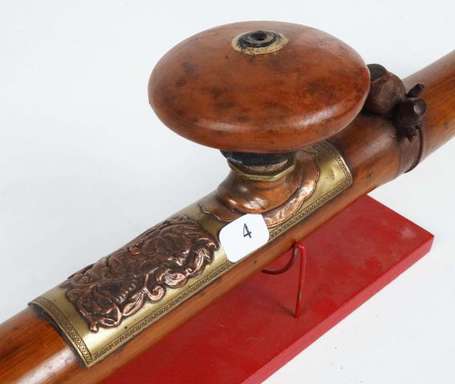 Une pipe de fumerie, bambou, ivoire, plaquette en 