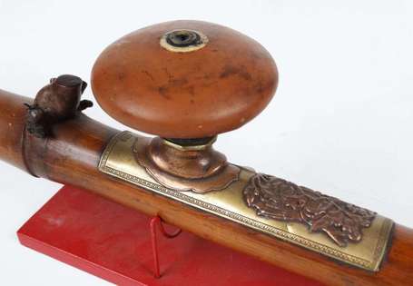 Une pipe de fumerie, bambou, ivoire, plaquette en 