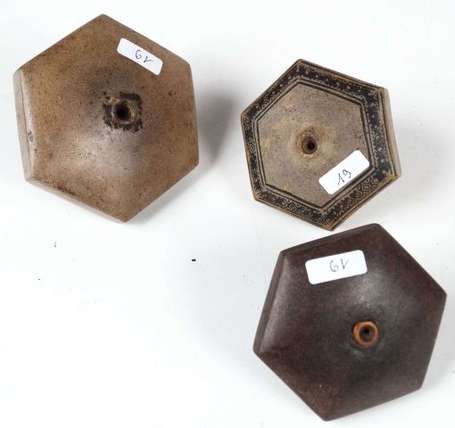 Trois fourneaux de pipe à opium en terre cuite 